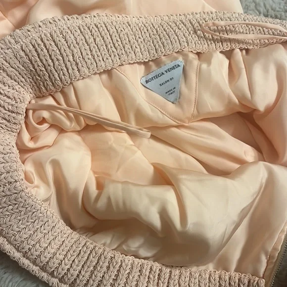 MRPs $1,045 BOTTEGA VENETA
Mini skirts size 36 EU - Picture 15 of 16